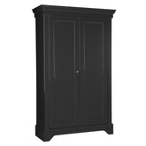 Matt fekete színű, 4 polcos, zárható kialakítású, kétszárnyas fenyőfa gardróbszekrény.